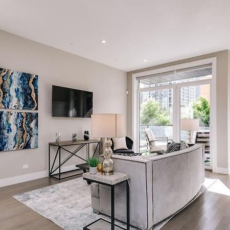 Stunning Duplex Condo #1 - Downtown River North Чикаго Экстерьер фото