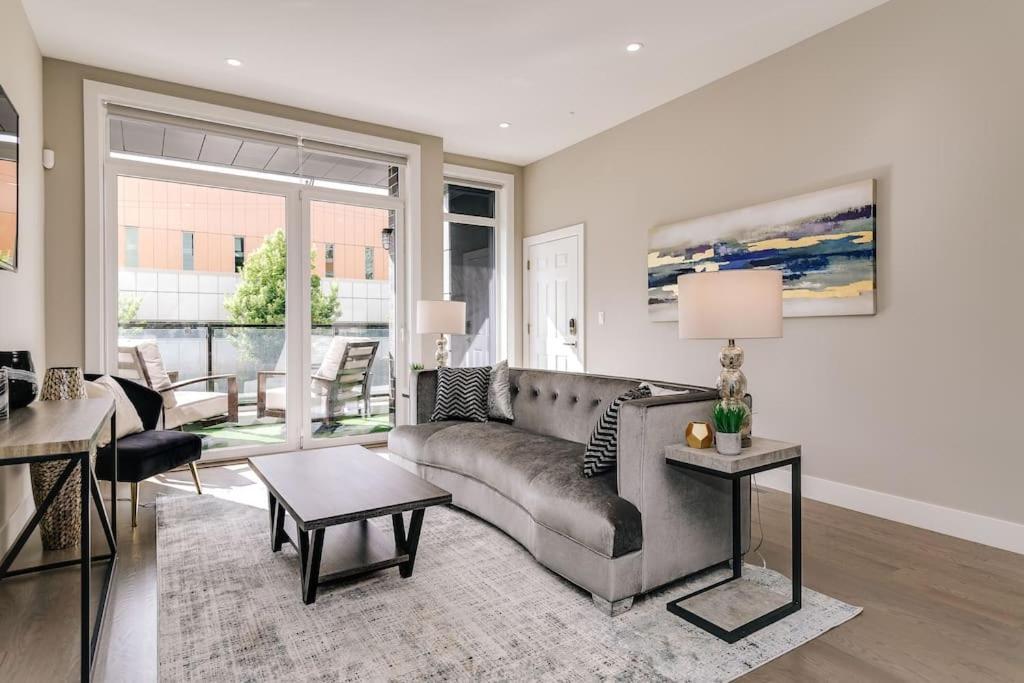 Stunning Duplex Condo #1 - Downtown River North Чикаго Экстерьер фото