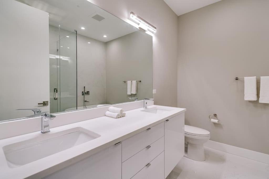 Stunning Duplex Condo #1 - Downtown River North Чикаго Экстерьер фото